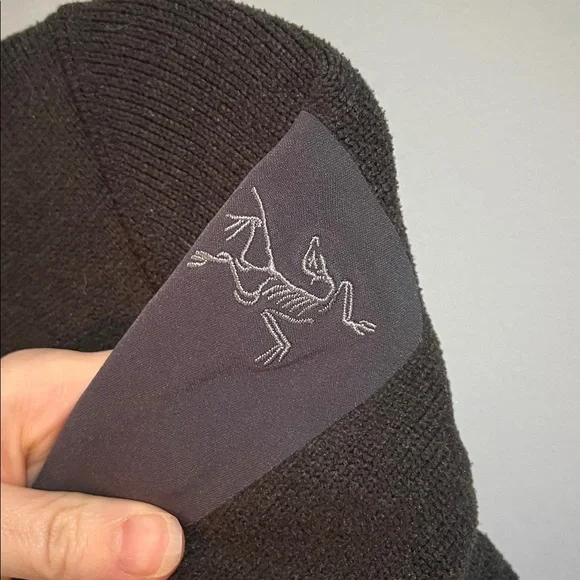 ARC’TERYX Trim Fit Covert Full Zip Sweater - Picture 4 of 5